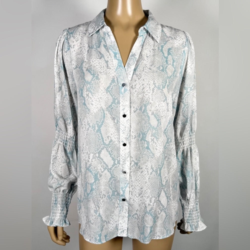 T Tahari Women’s NWT Size Large Reptile Snake Print Button Front Blouse